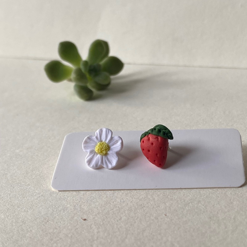 Khuyên tai đất sét | Trang sức kiểu Hàn | Hoa tai Dâu vs hoa