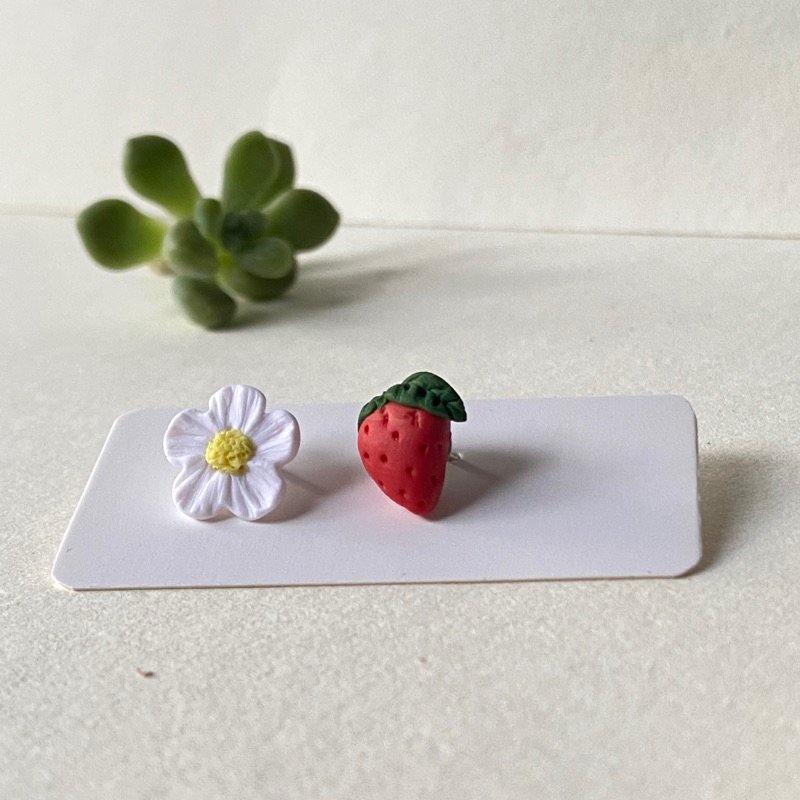 Khuyên tai đất sét | Trang sức kiểu Hàn | Hoa tai Dâu vs hoa