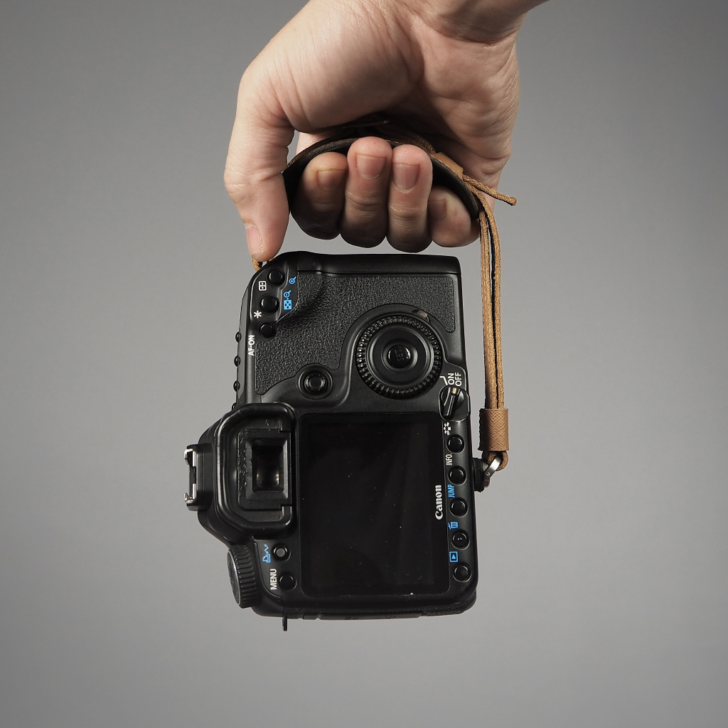 Dây đeo máy ảnh cổ tay. Pro Hand Strap Grip Leather