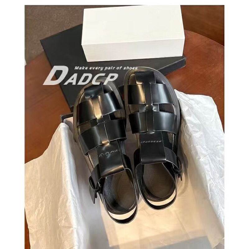 Giày sandal  đế bằng phong cách hàn quốc  hàng loại 1  .