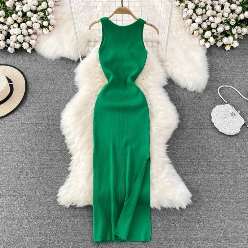 đầm len body cut eo xẻ hông