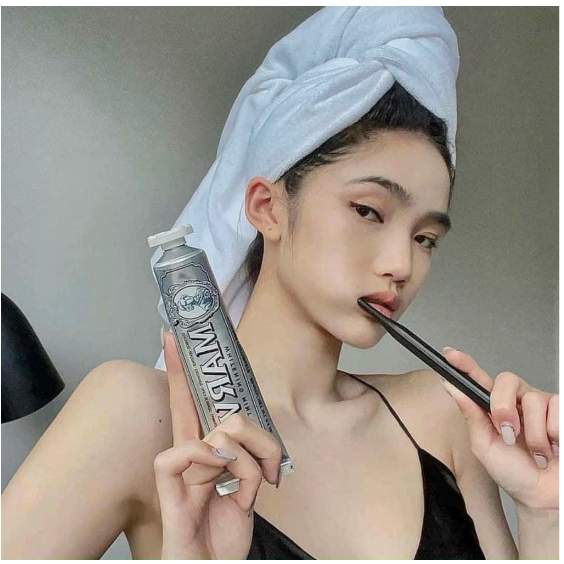 Kem Đánh Trắng Răng Marvis Whitening Mint- 85ml