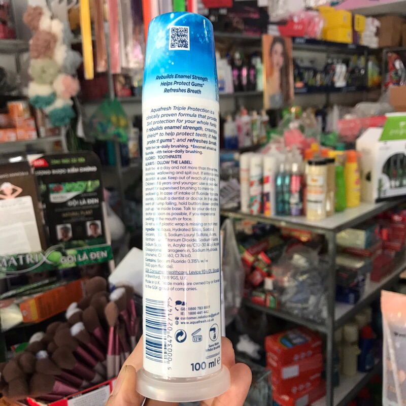 Kem Đánh Răng Aquafresh Fresh & Minty Dạng Ống 100ml