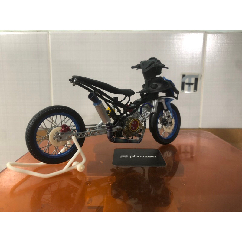 Mô hình Ex 65+4 Style Race & Touring tỉ lệ 1:12 | Scale 1:12