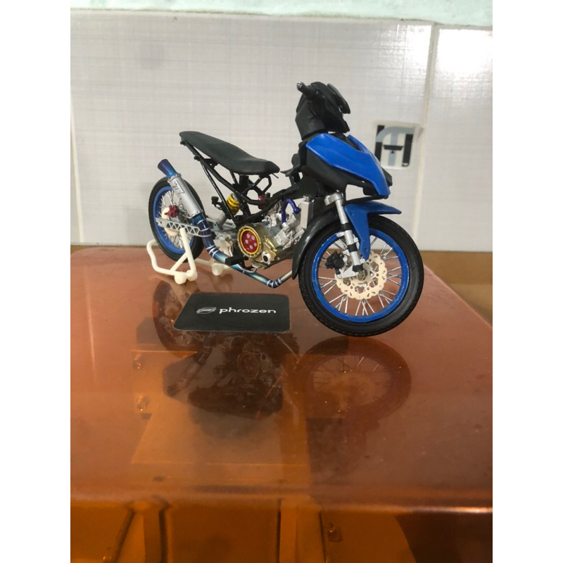 Mô hình Ex 65+4 Style Race & Touring tỉ lệ 1:12 | Scale 1:12