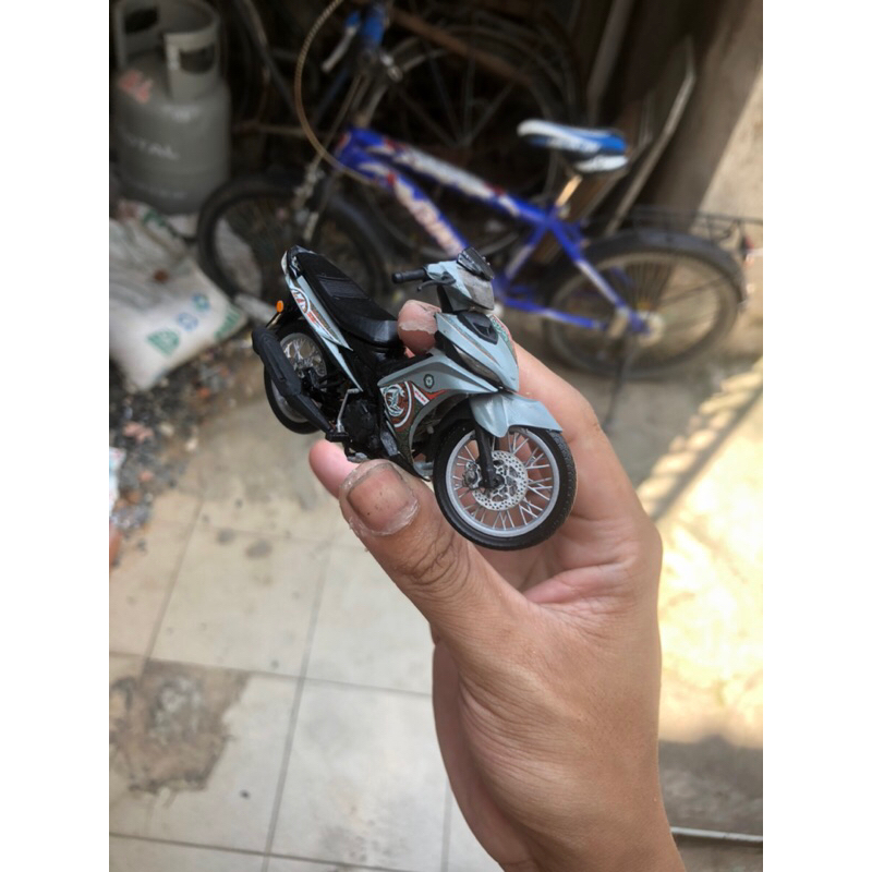 Mô hình Exciter 135 or 135LC v7 tỉ lệ 1:18 - Mô hình xe máy tỉ lệ 1:18 | Scale 1:18
