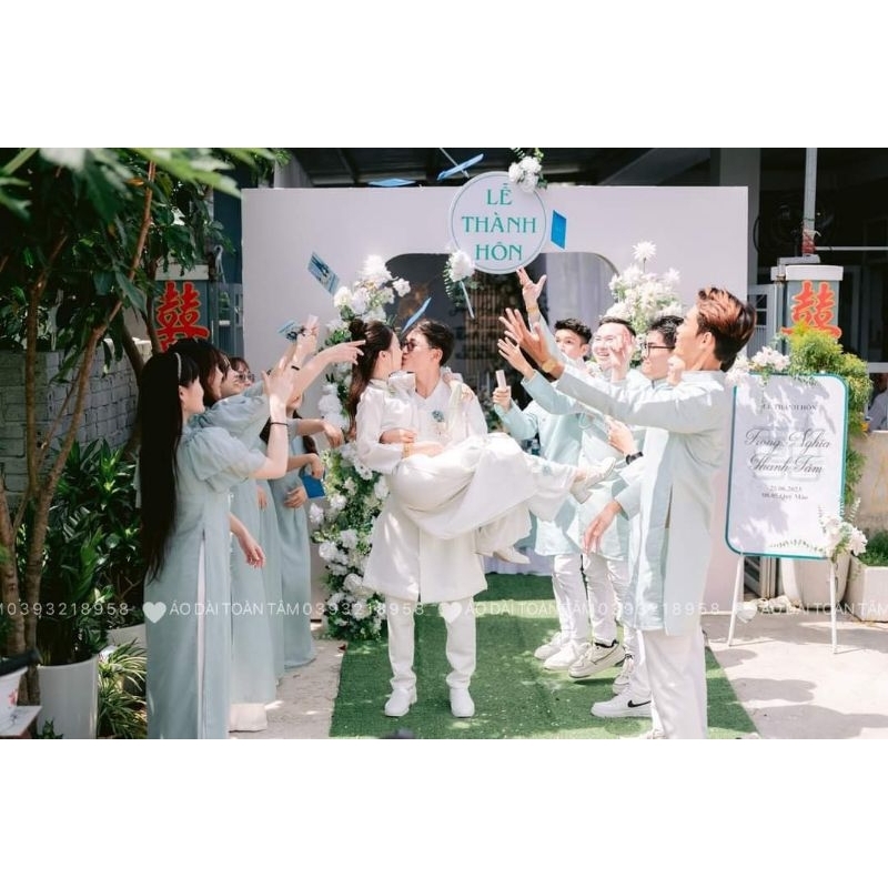 Cho thuê áo dài bưng quả đồng giá 90k