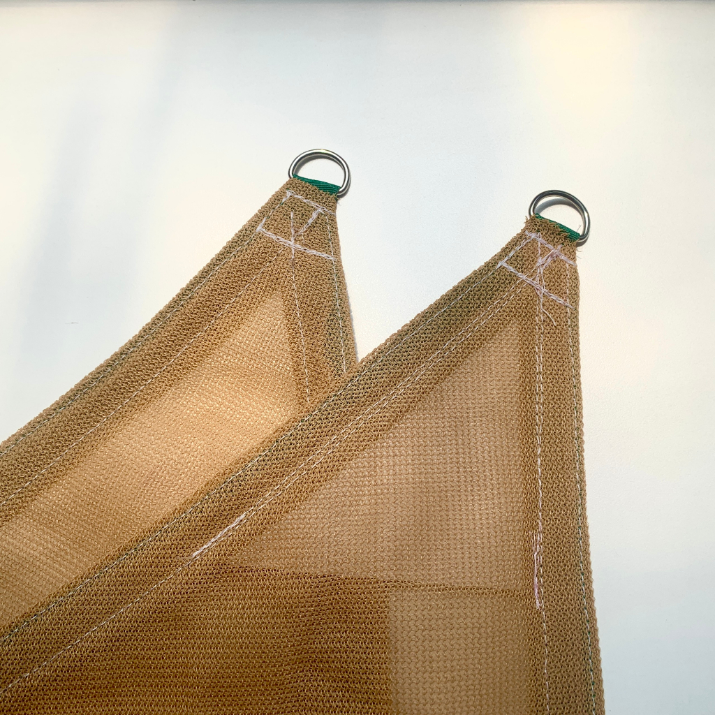 Lưới Che Nắng Tam Giác Màu Nâu Vàng Nhiều Kích Thước Chống UV 90% Lưới Che Nắng Ban Công