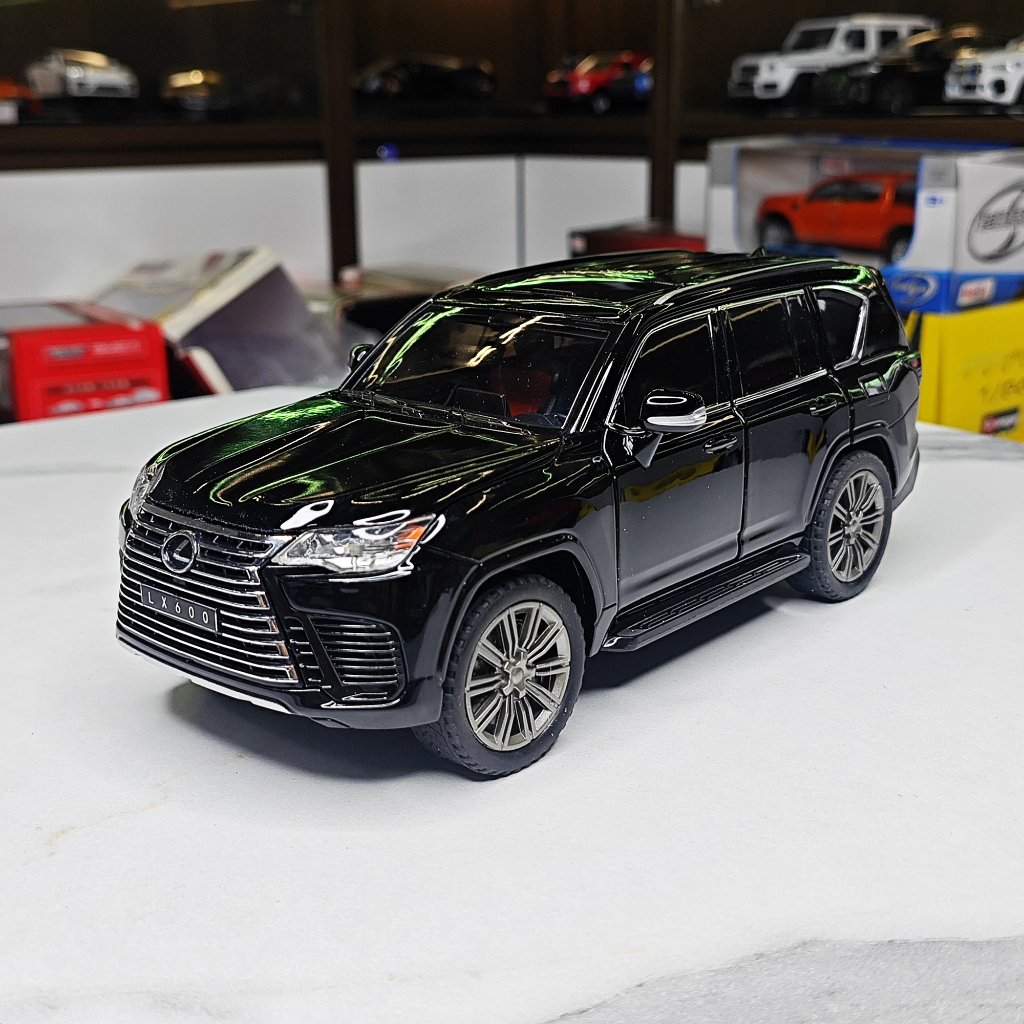 Mô hình xe kim loại cao cấp Lexus LX600 tỉ lệ 1:24 hãng CHIMEI 3 màu