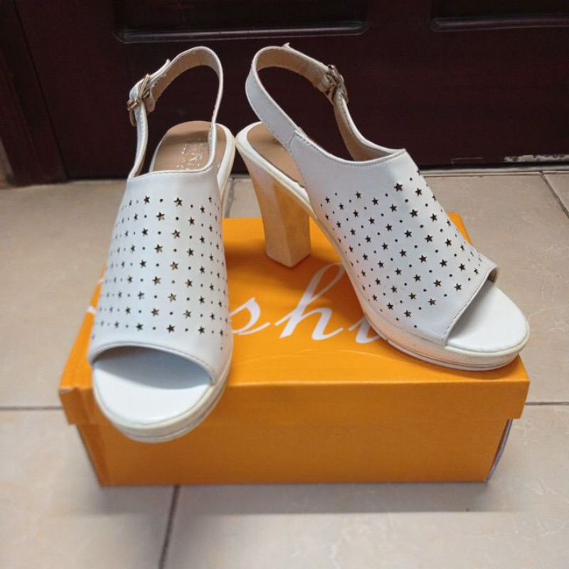Thanh lý sandal đế đúp ôm chân (size 38)