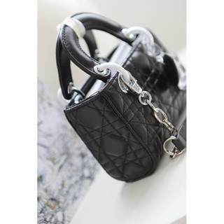 Túi xách CD Lady D-Joy tag bạc size 18cm