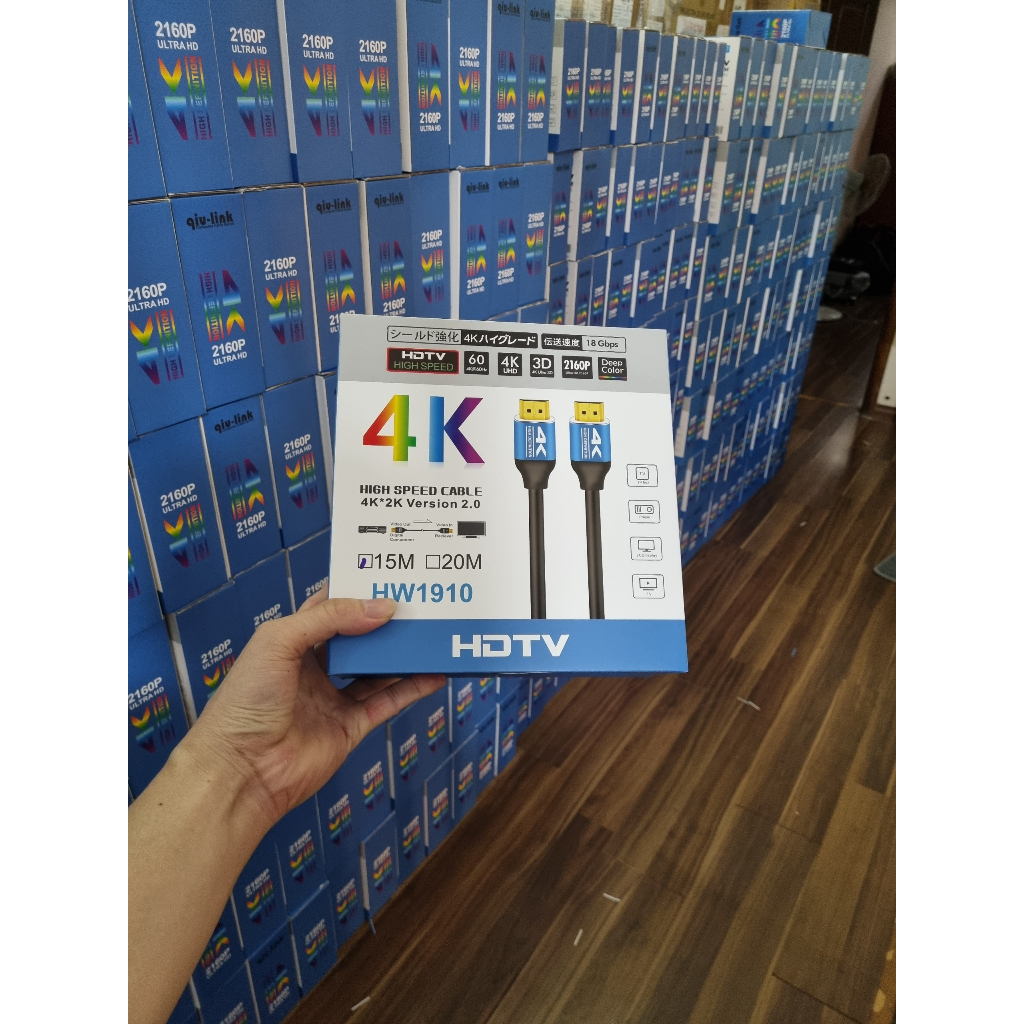 Dây HDMI 20m HDTV 4K kết nối máy chiếu. Dây màu đen tròn, cho tín hiệu chính xác và sắc nét.