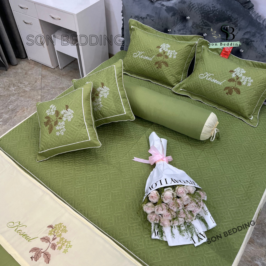 Bộ chăn ga Satin thêu hoa cao cấp 5 món cực đẹp cho phòng cưới, ga phủ chần bông dày dặn, không phai màu
