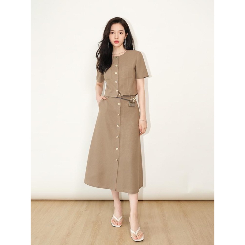 Set công sở áo chân váy linen phối cúc thời trang Ancava