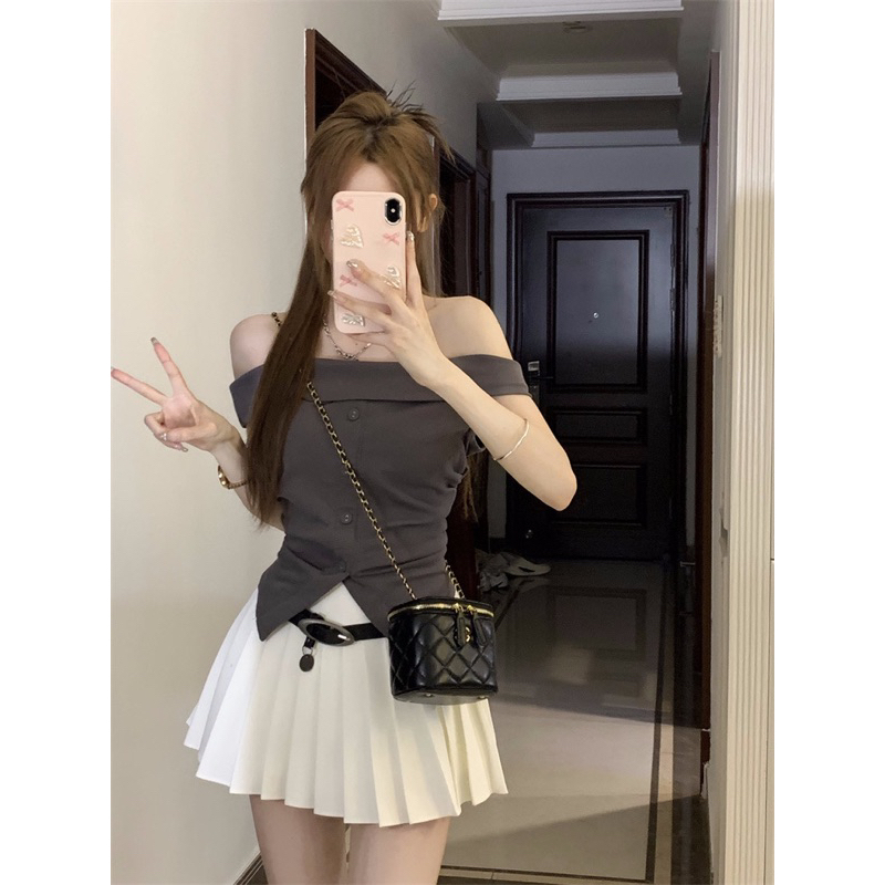 Áo trễ vai đính khuy cho nữ