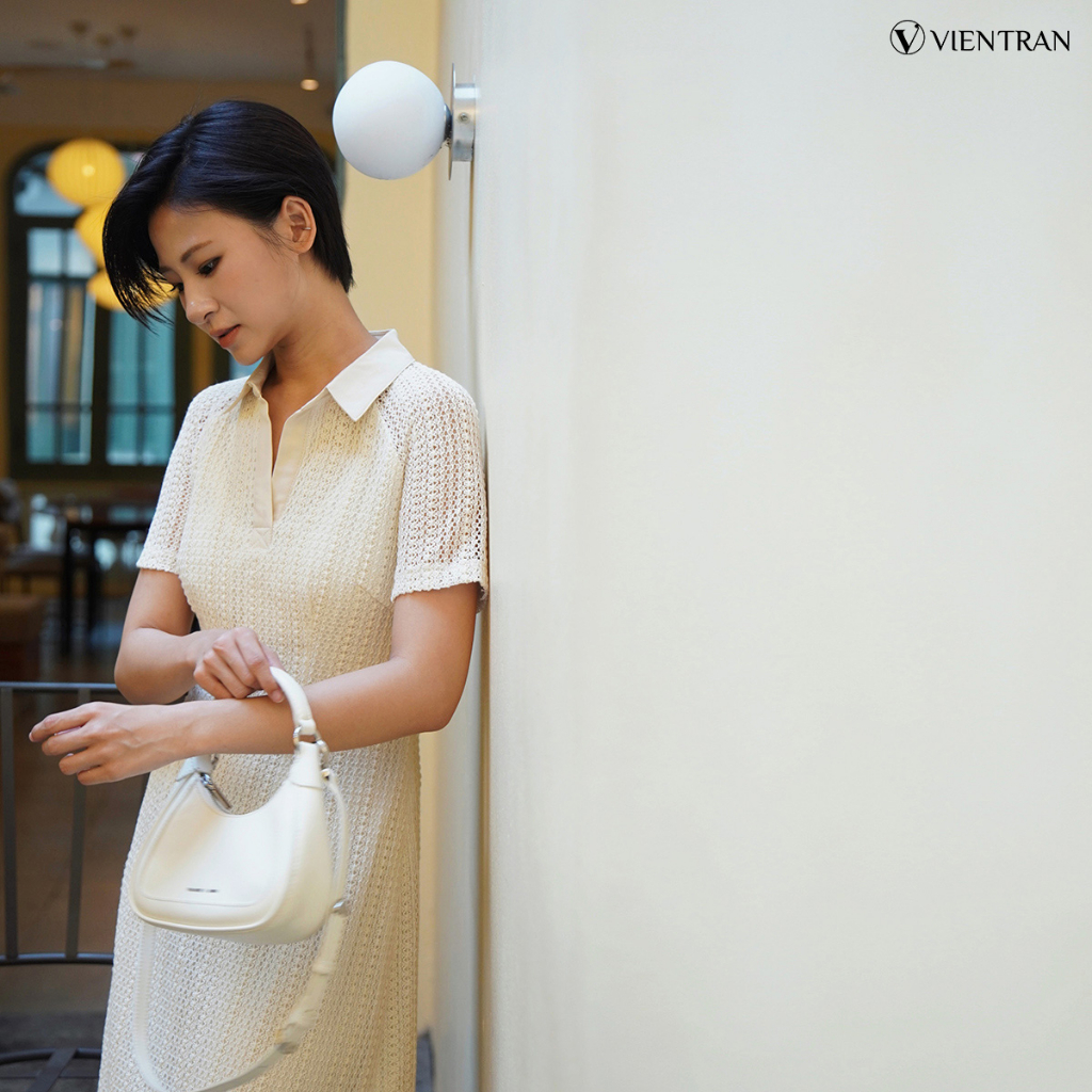 Đầm VIENNE TRAN Ren Dáng A Cổ Bẻ Tay Raglan V63R23H015