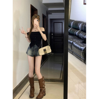 Áo trễ vai đính khuy cho nữ