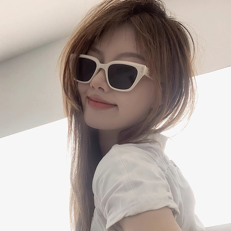Gọng kính mát chống UV dáng vuông form to chân kim loại