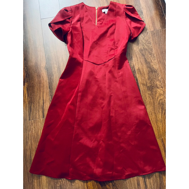 Đầm đỏ đô CK dáng xoè nhẹ size 4