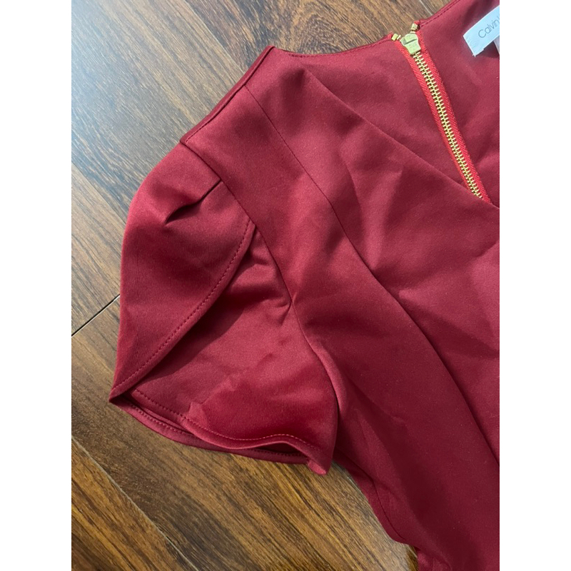 Đầm đỏ đô CK dáng xoè nhẹ size 4