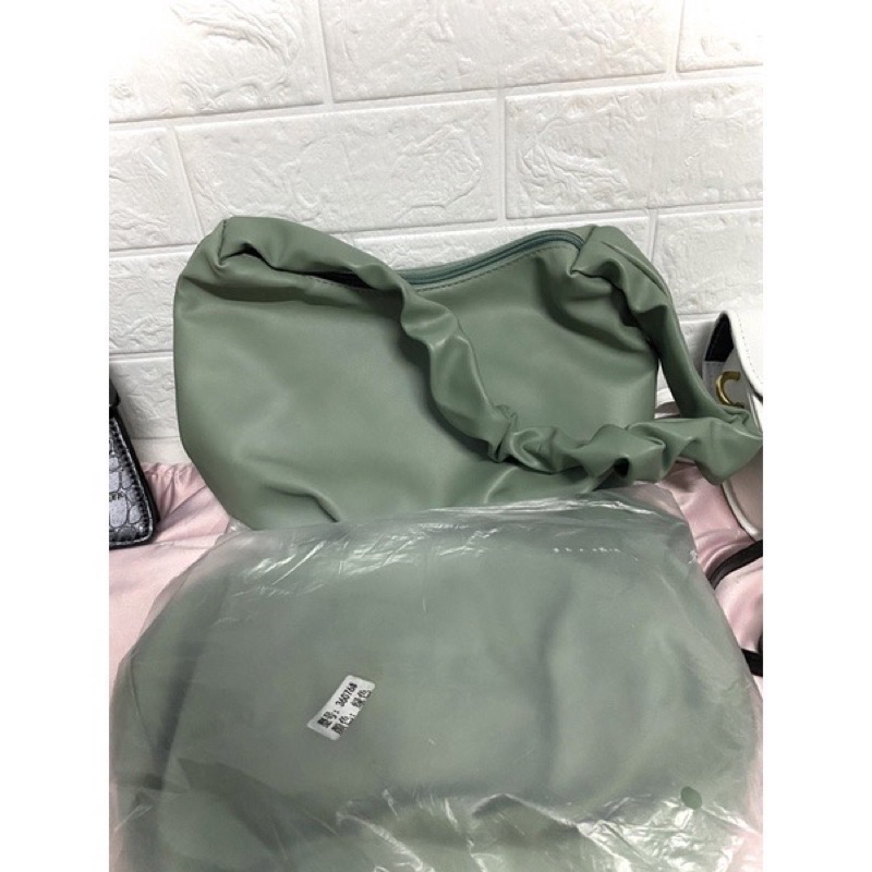 Pass túi xách, balo thanh lý