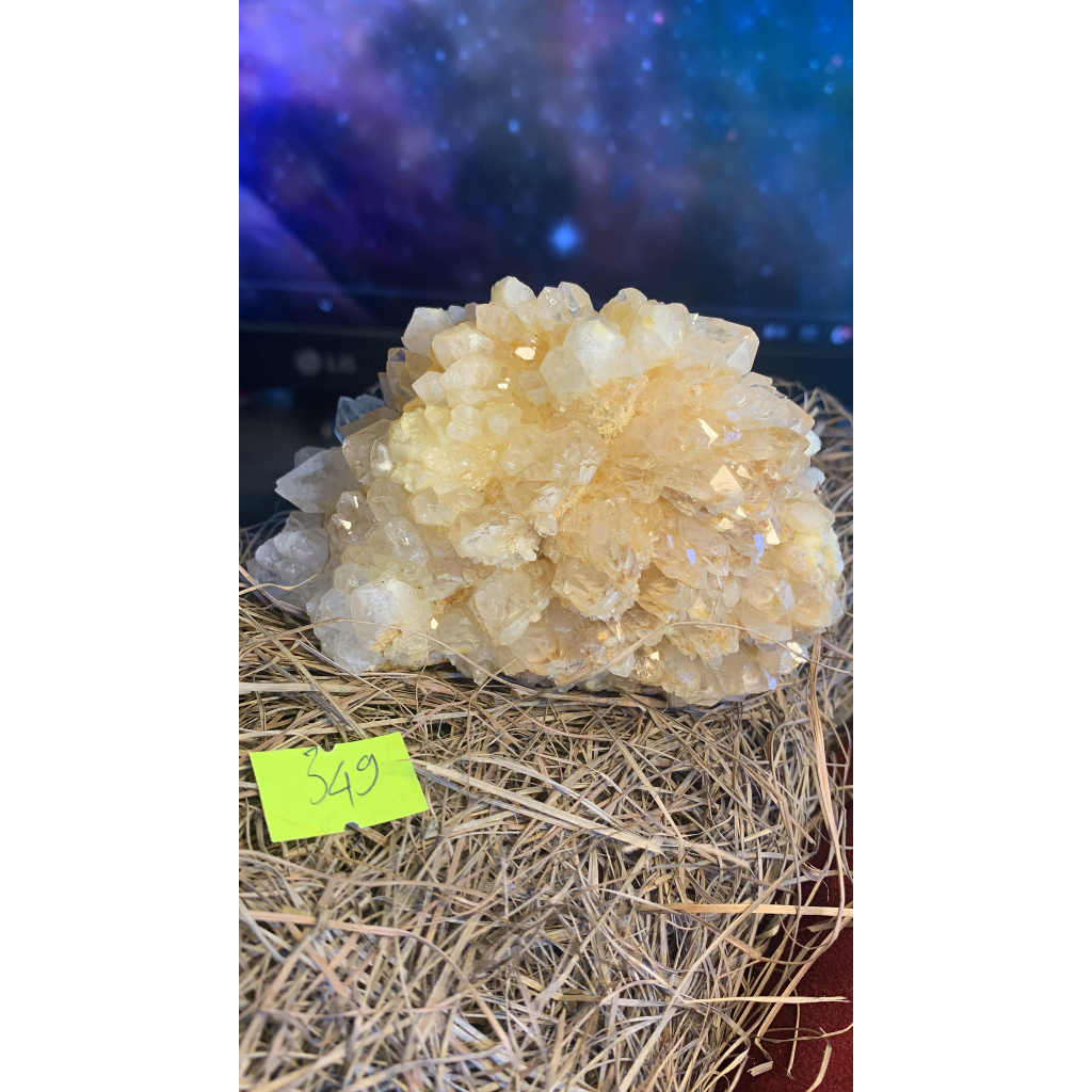 Stone tự nhiên Thạch Anh bông hoa vàng vàng tự nhiên tán sắc lắp lánh tài lộc mã 349