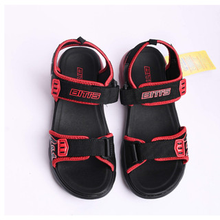 Sandal bé trai sale 150k ( giá tem 305k)  (Size 30-37)