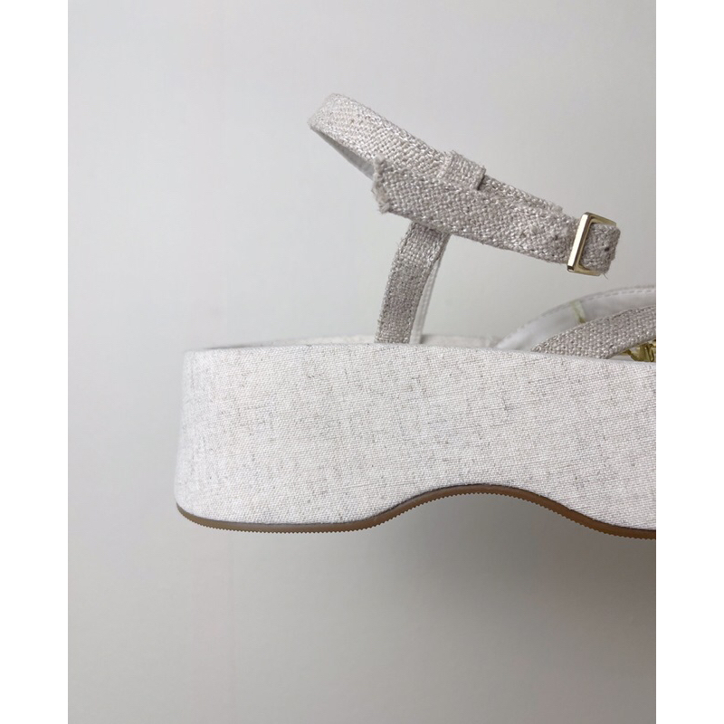 Sandal Cnk đế bánh mì to xỏ ngón phối xích đế cao 5p siêu tôn dáng hàng Fullbox phong cách trẻ trung #2937-1