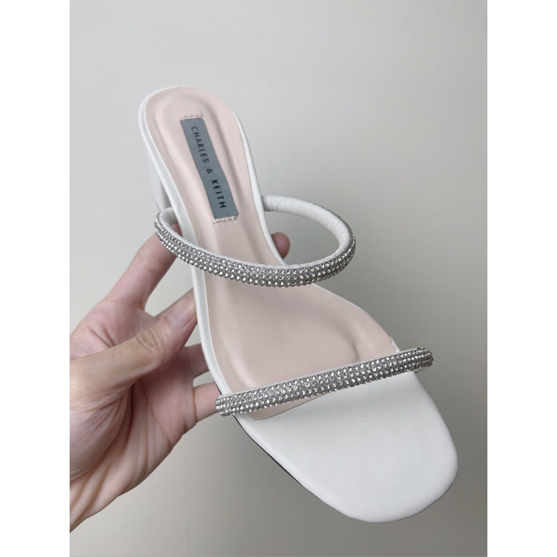 Dép sandal Cnk quai ngang đính đá lấp lánh sang chảnh gót vuông 5p hàng Fullbox phong cách trẻ trung cá tính nữ 2023 G15