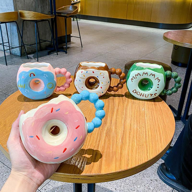 Cốc Sứ Hình Bánh Donut Hoạt Hình Sáng Tạo tặng kèm Ống Hút