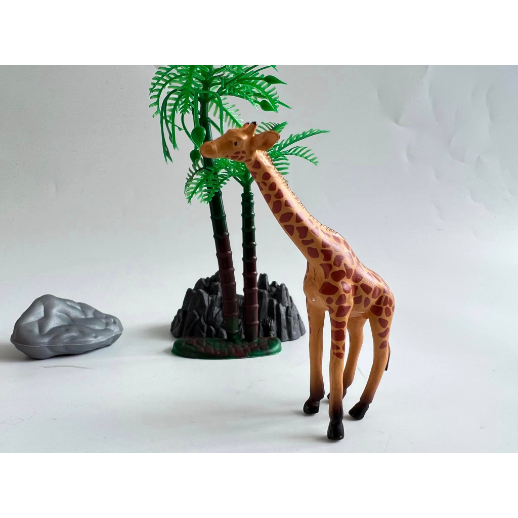 Bộ đồ chơi mô hình động vật và thẻ tranh giúp trẻ tư duy, sáng tạo