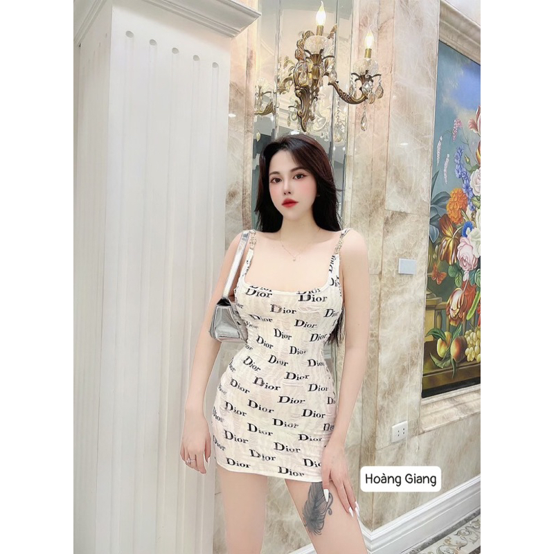 Váy body 2 dây tag vai hoạ tiết chữ