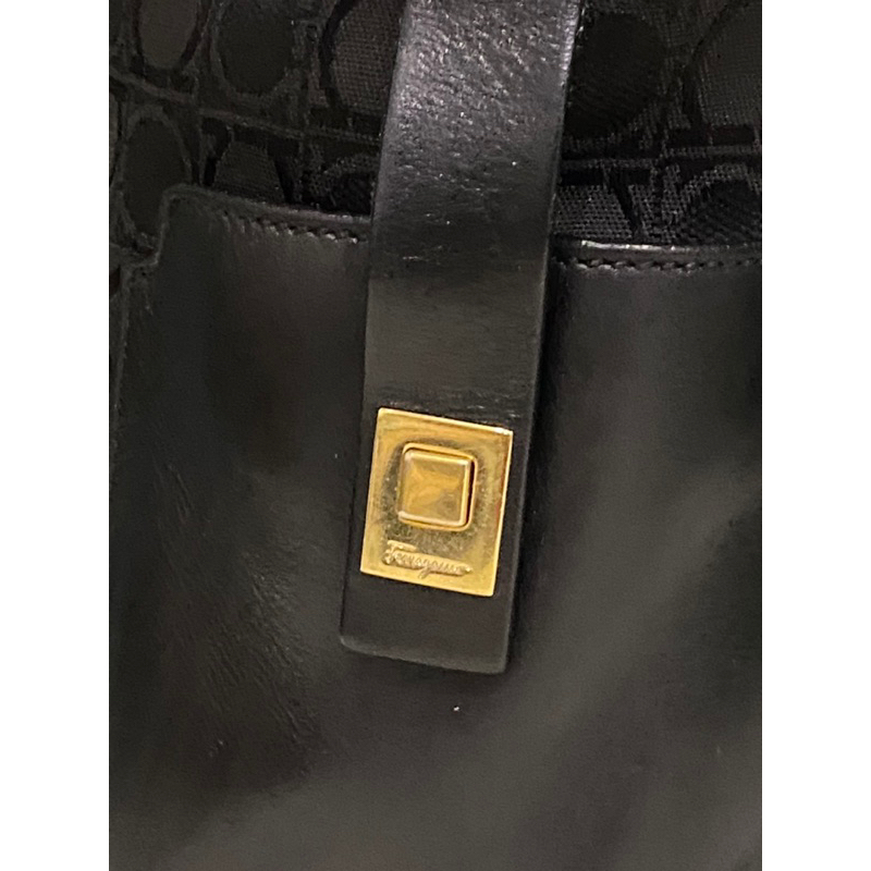 Túi si hiệu SALVATORE FERRAGAMO của Ý da phối vải