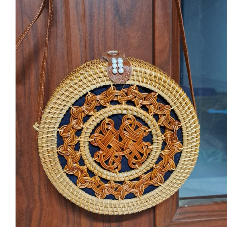 Túi xách mây hình trống tròn đan thủ công có dây da  điều chỉnh độ dài ngắn- họa tiết hoa văn- đeo chéo đeo vai