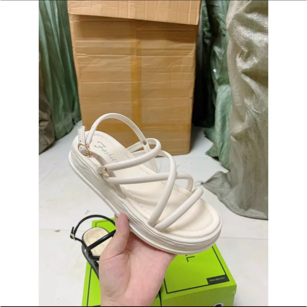 Dép Sandal Nữ dây đan chéo đế bằng. Sandal bánh mì xuồng Cao 3 -4cm mũi tròn siêu êm chân M10