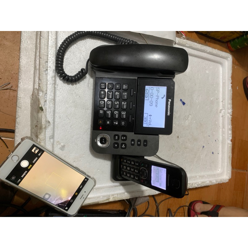 Điện thoại cố định kéo dài Panasonic KX-TGF310CX.màn hình hiển thị số, loa ngoài