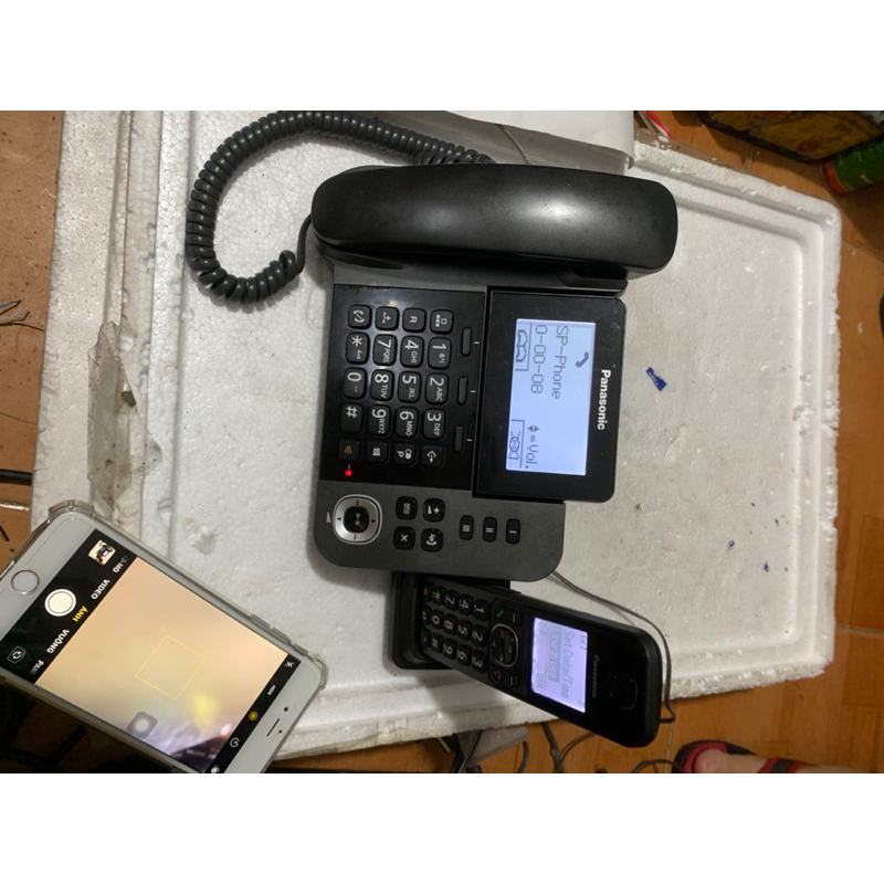 Điện thoại cố định kéo dài Panasonic KX-TGF310CX.màn hình hiển thị số, loa ngoài