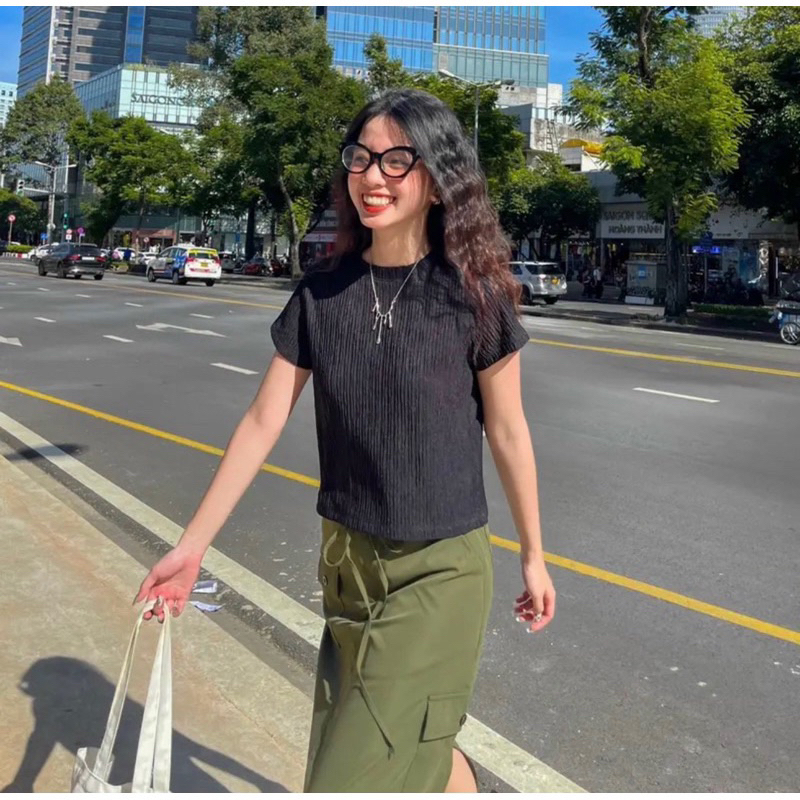 Áo baby tee form fit nhăn xốp vân sóng vừa người mùa hè dành cho nữ mềm mát