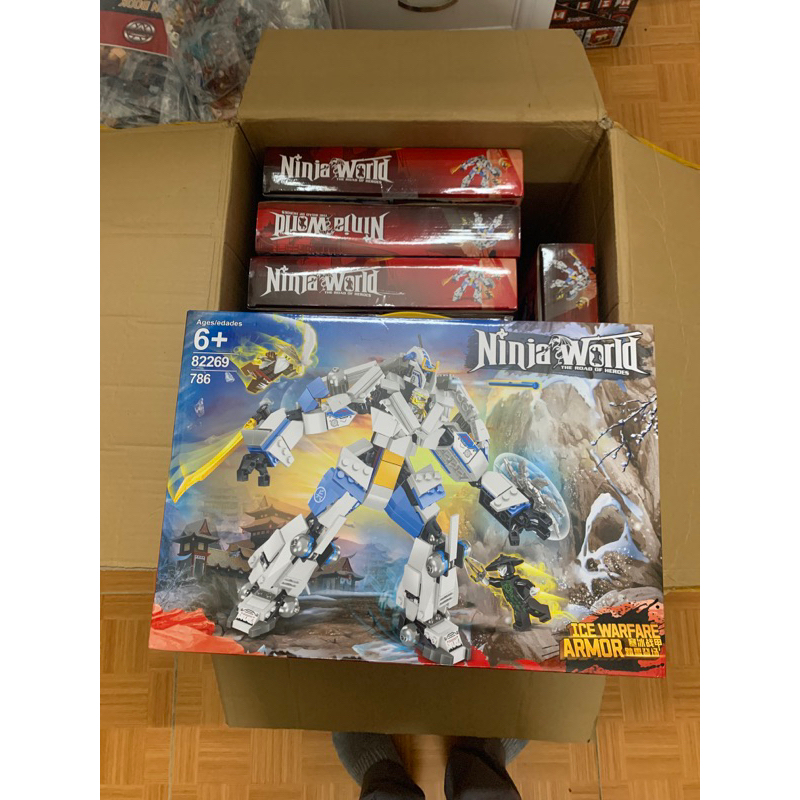 Mô hình lắp ráp Ninjago Robot chiến giáp hợp thể Zane's Titan.