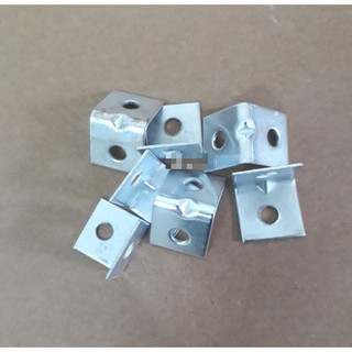 Ke góc vuông 2 lỗ 20x20mm