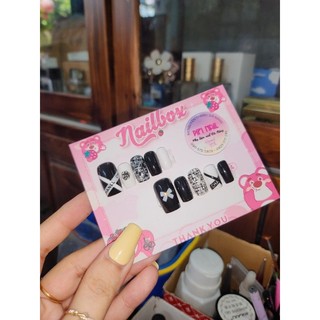 Nailbox cn đen trắng
