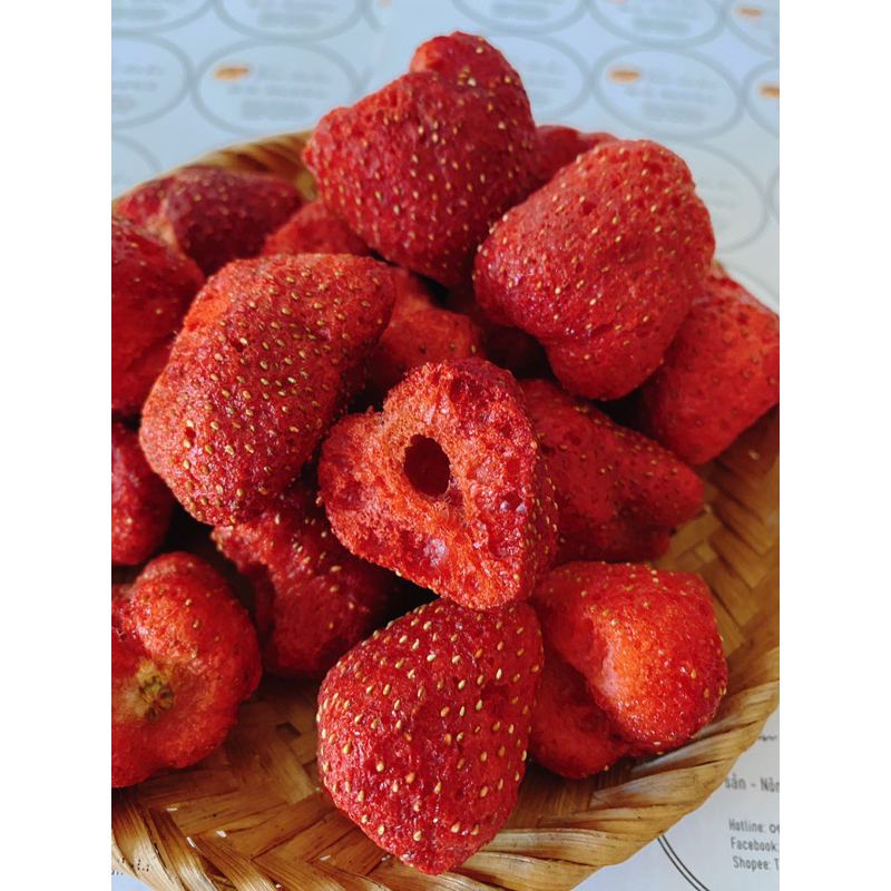 Dâu Tây Sấy Giòn | 100-500gr | Đặc sản Đà Lạt