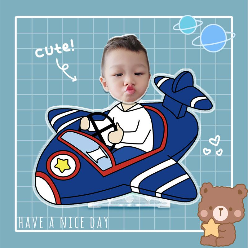 Mô hình standee lắc đầu chạy pin ghép mặt bé theo yêu cầu chibi cute làm quà tặng, trang trí ô tô, để bàn