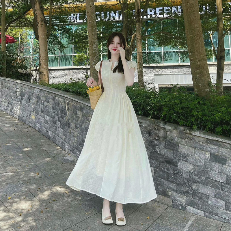 Đầm Nữ Kem Trơn Xòe Dáng Dài Tay Ngắn Nàng Thơ V4093 - Lolla Fashion