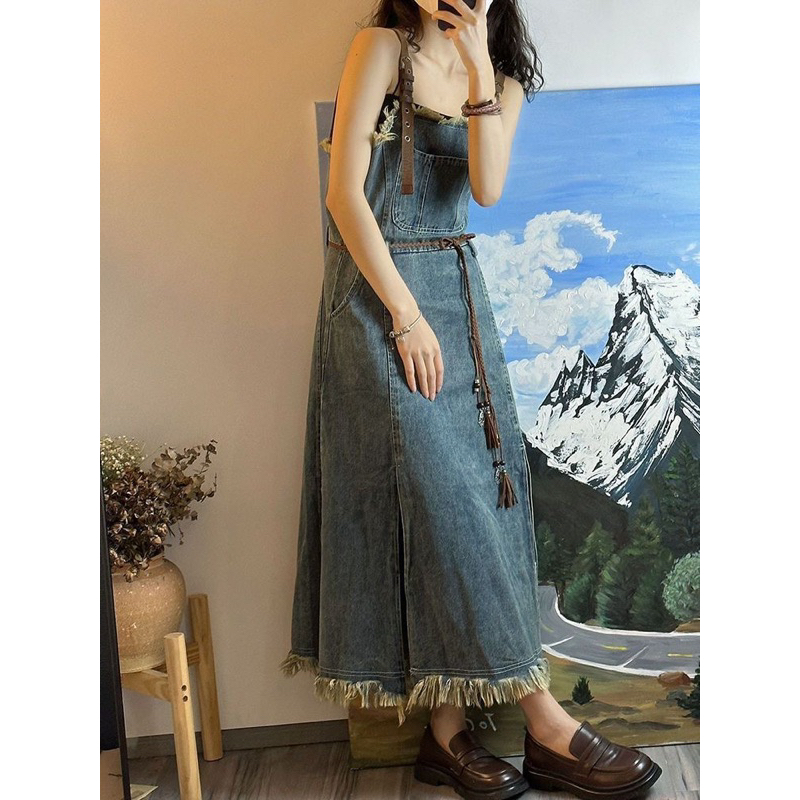 YẾM BÒ VINTAGE KÈM DÂY ĐAI