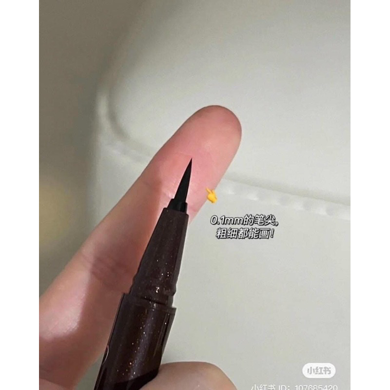 Bút kẻ mắt Kiss Mee Không Trôi Không Lem