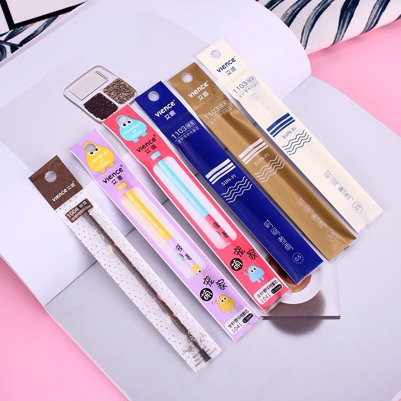 Bút bi mực nước ngòi 0.5