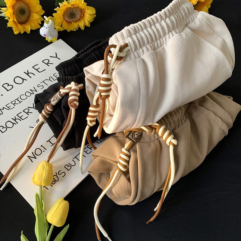 Quần Short nam nữ mác cao su, chất vải mới mềm mát, thiết kế đơn giản dây rút bản đôi xu hướng 2023