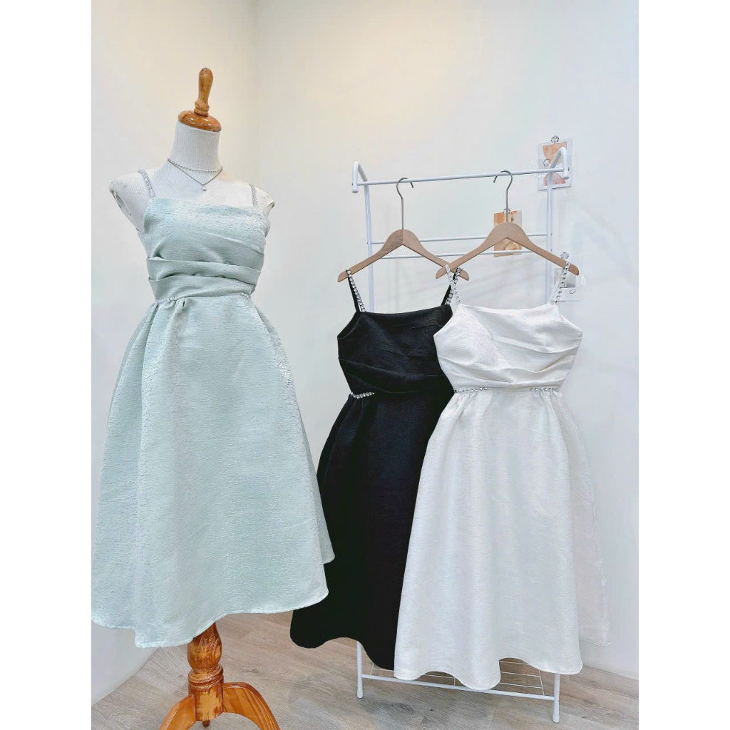 Đầm 2 dây midi xòe đính đá xinh xắn