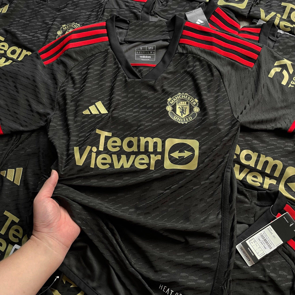 Áo jersey MU Concept Đen viền đỏ logo Vàng gold